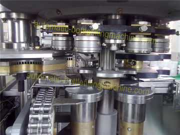 Soft Drinks Rotary Filling Machine Frequency Conversion Timing 2.2KW For Market Selling